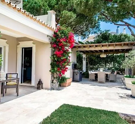 Villa Sleeps 10 Air Con *