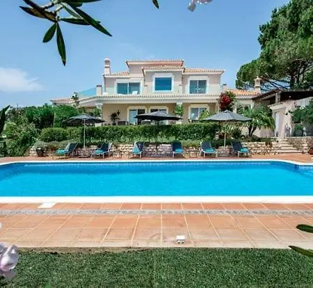 Villa Sleeps 10 Air Con *