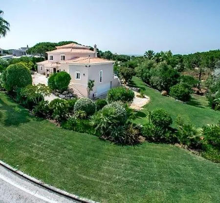 Sleeps 10 Air Con