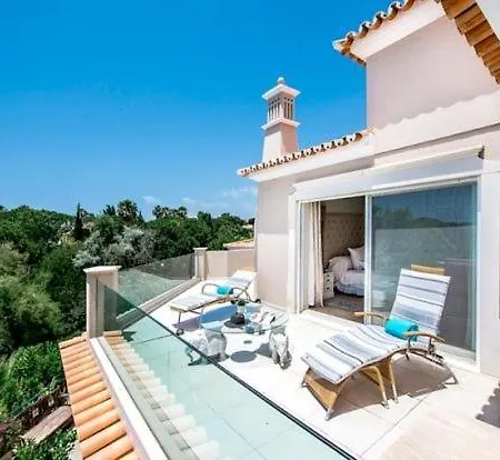 Sleeps 10 Air Con Вилла